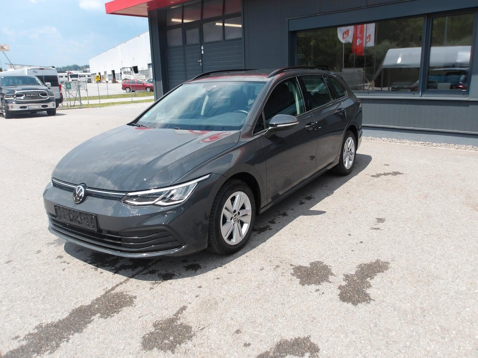 Volkswagen Golf VIII Variant Life "LED" EXP € 11990.--