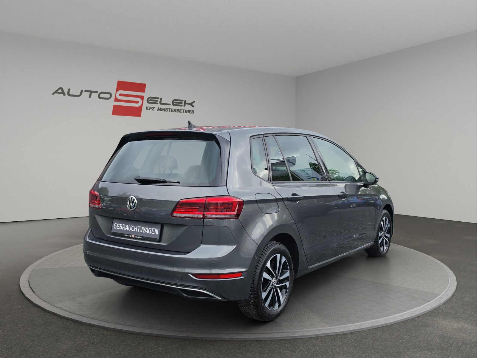Fahrzeugabbildung Volkswagen Golf Sportsvan VII IQ.DRIVE AHK NAVI SHZ