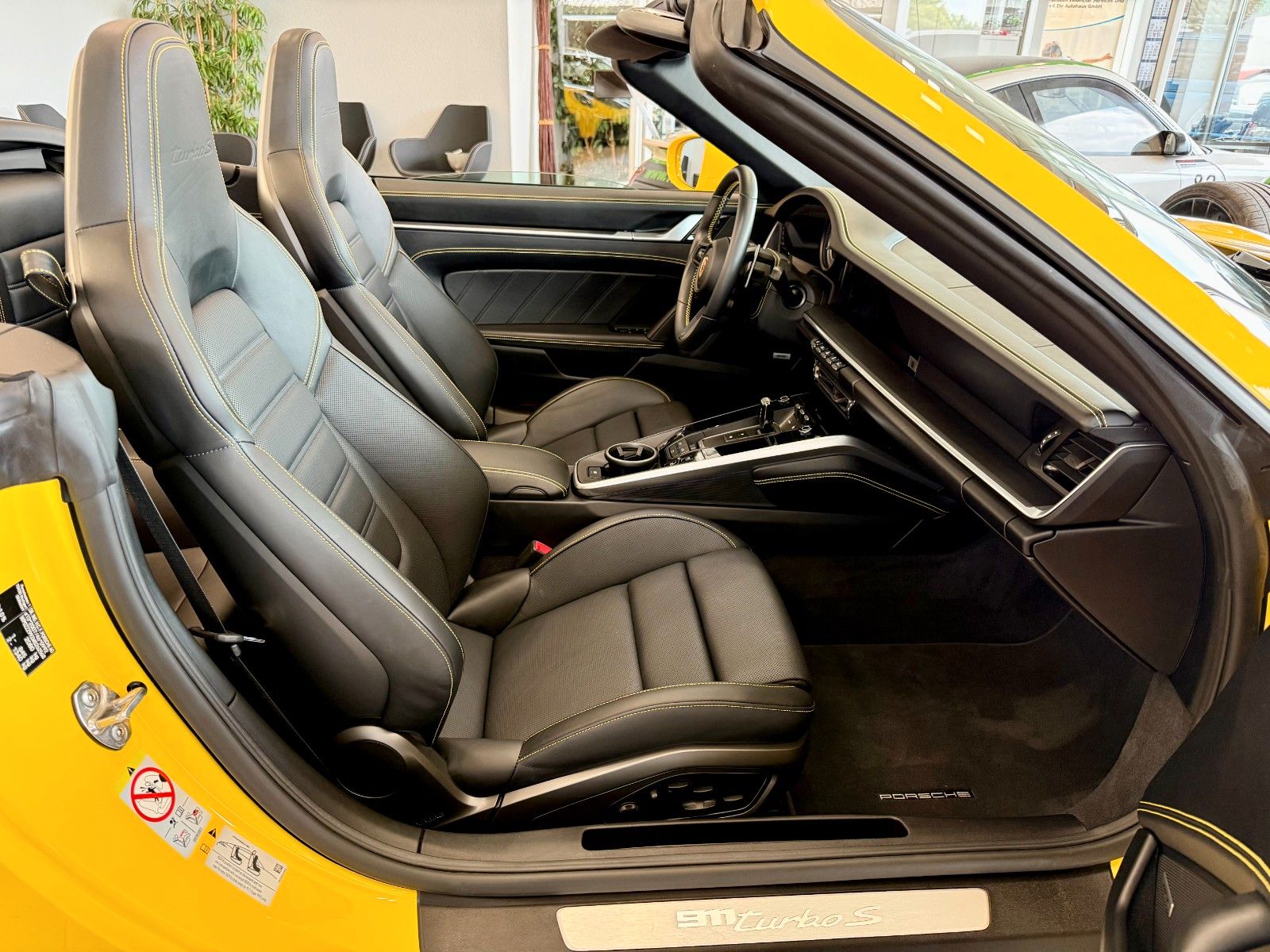 Fahrzeugabbildung Porsche 911 992 Turbo S Cabrio LIFT/InnoDrive/SAA