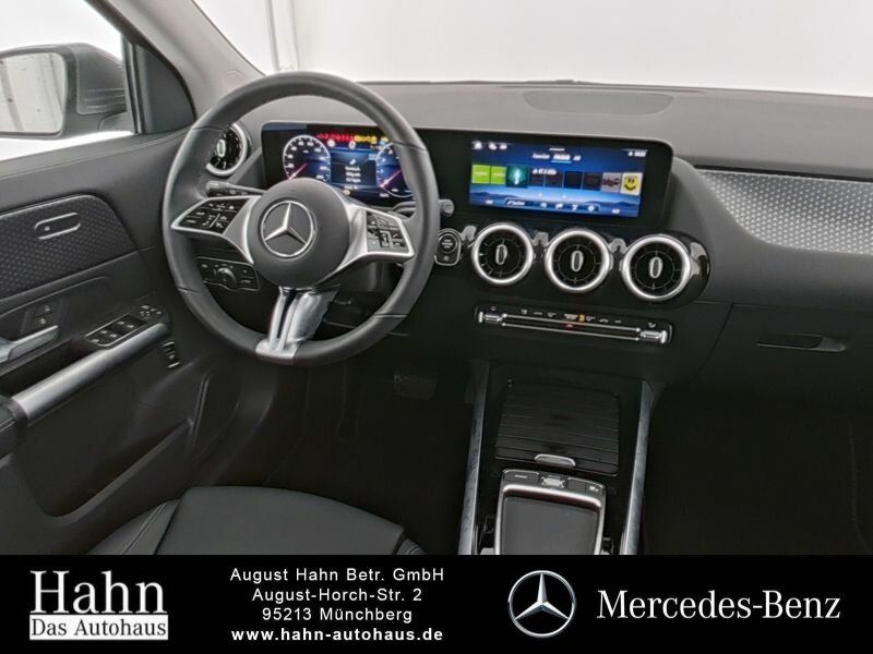 Fahrzeugabbildung Mercedes-Benz GLA 200 PROGRESSIVE/LED/AHK/KAMERA/WINTER/..