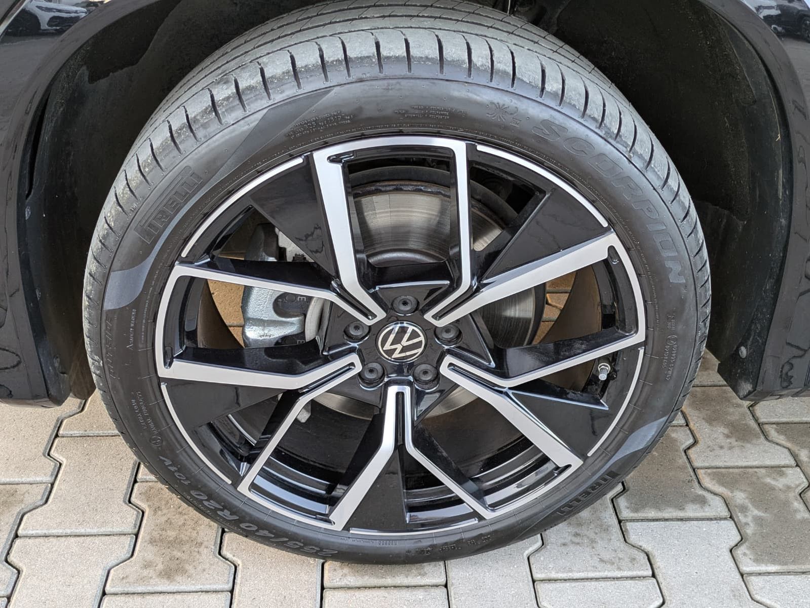 Fahrzeugabbildung Volkswagen Tayron 2.0 TDI 4M R-Line 7Si*MATRIX*AHK*PANO*HUD