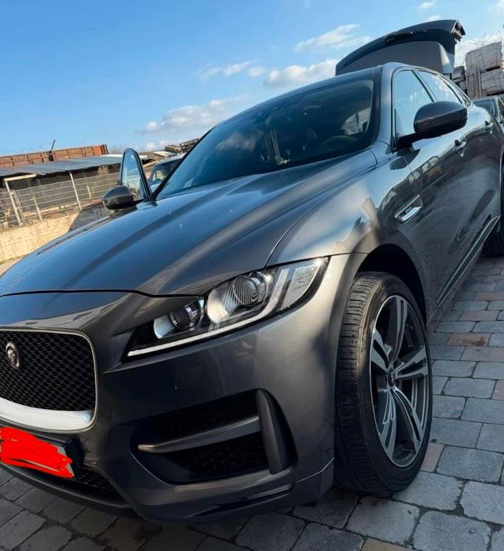 JAGUAR F-Pace