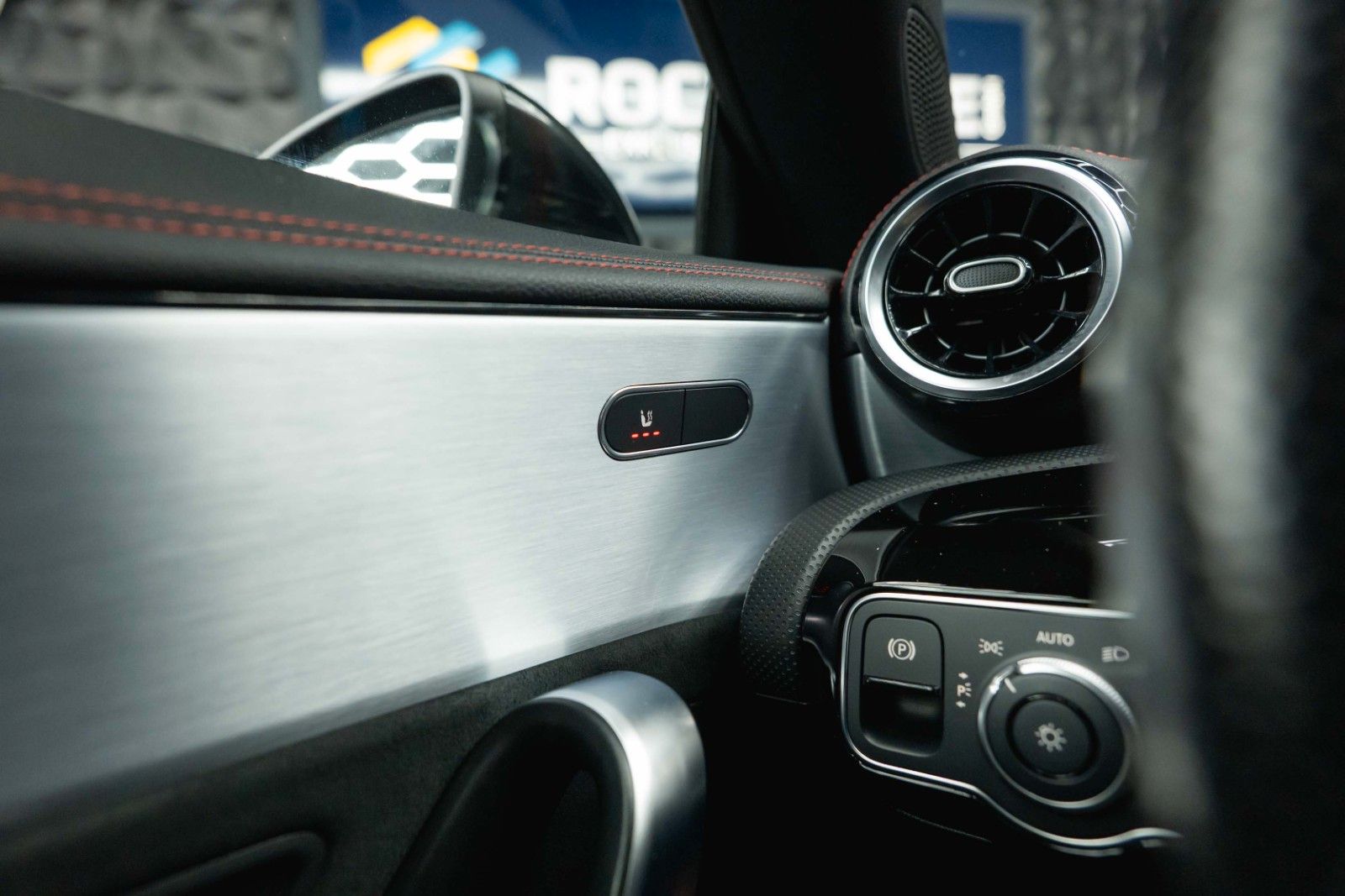 Fahrzeugabbildung Mercedes-Benz CLA 220 Shooting Brake AMG Line | ACC | LED