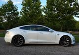 Tesla Model S Maximale Reichweite Limousine - weiße Tesla Model S