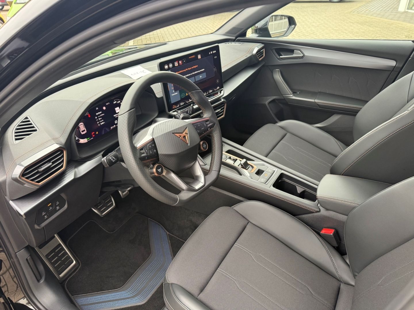 Fahrzeugabbildung CUPRA Leon Sportstourer 1.5 eTSI 110 kW Sportpaket Nav