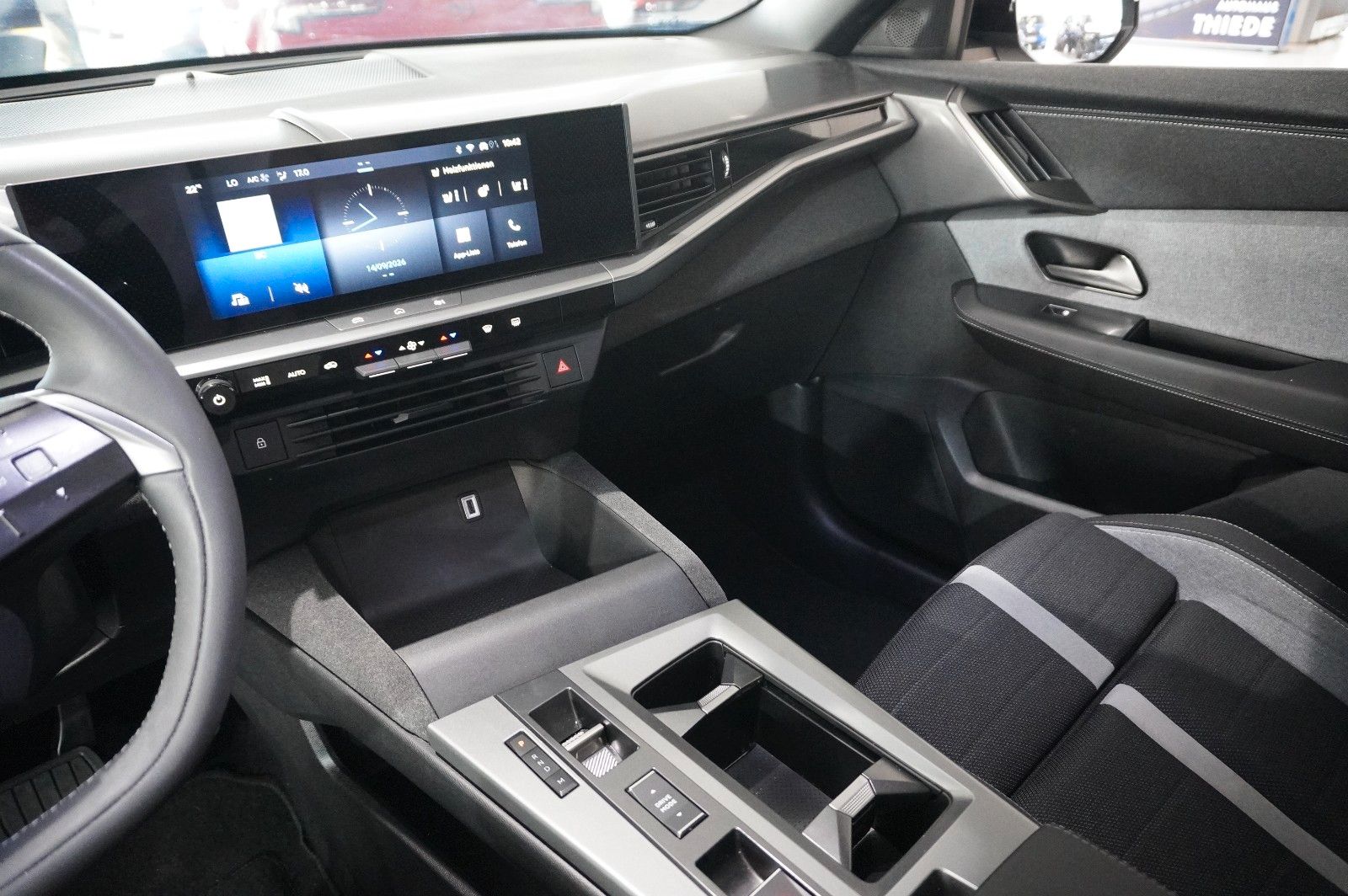 Fahrzeugabbildung Opel Grandland 1.2 48V HYBRID NAVI/LED/KAMERA/DAB+