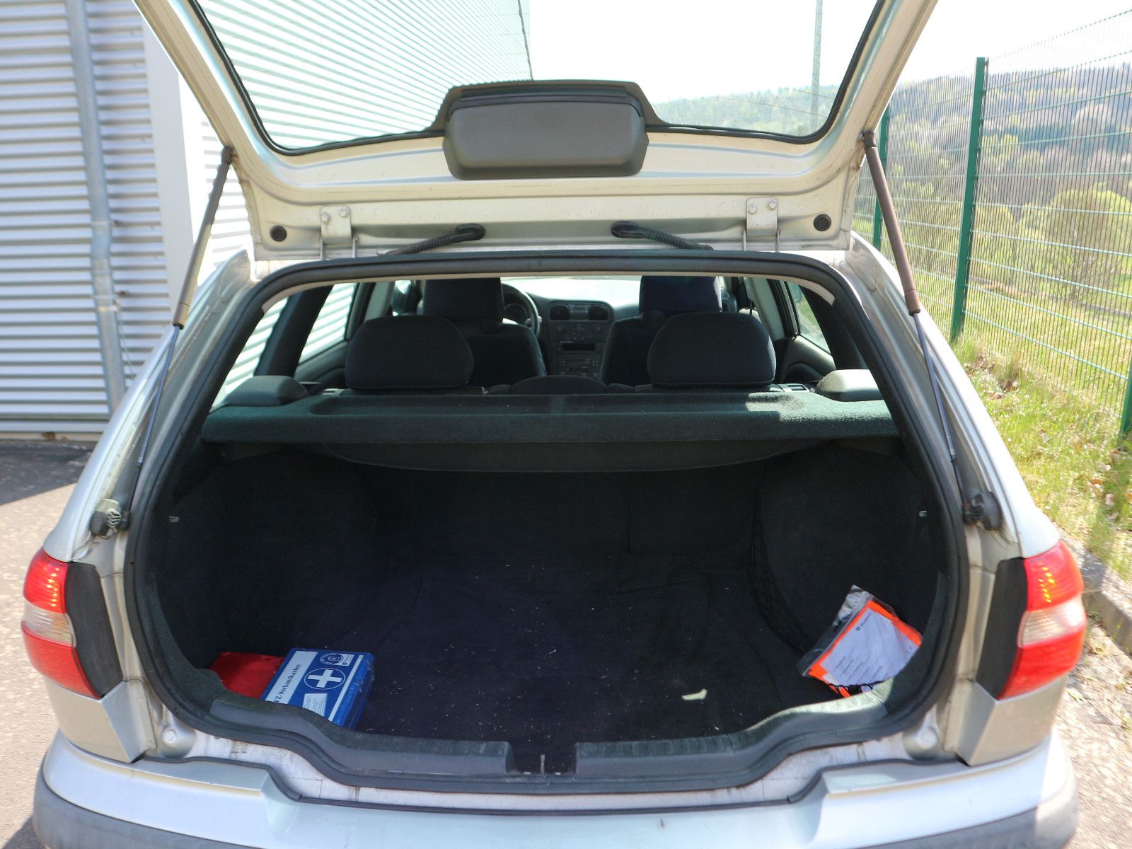 Fahrzeugabbildung Volvo V40 1.6 Klima