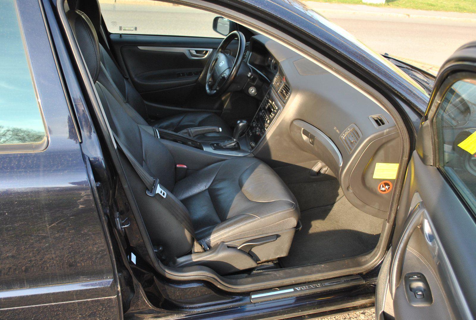 Volvo V70 2005 — photo 11