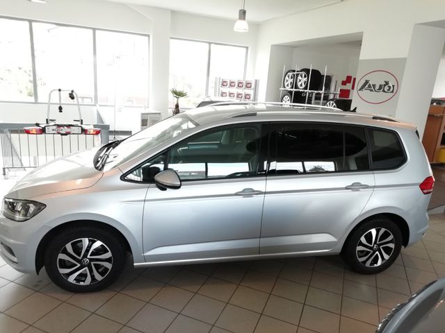 Fahrzeugabbildung Volkswagen Touran 1.5 TSI "Active" 7-Sitzer