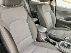 Fahrzeugabbildung Hyundai i30 1.0 T-GDI AAC SHZ KAMERA ALU ALLWETTER