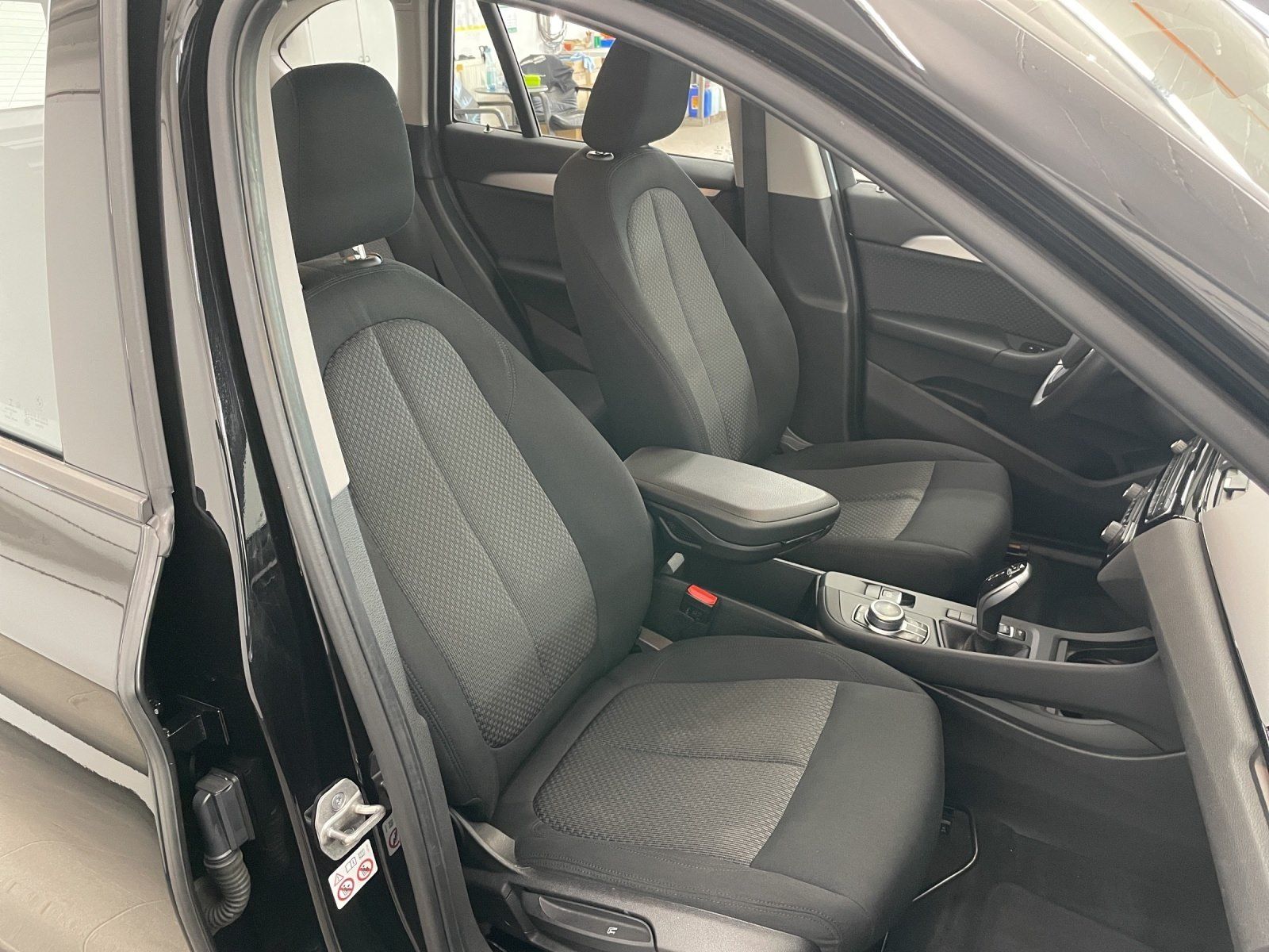 BMW X1 sDrive18d A,Navi,Sitzheizung,Lordosenstütze,e foto 15