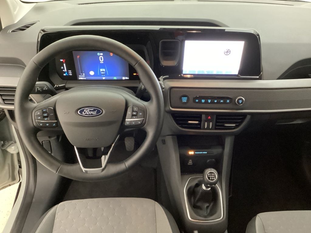 Fahrzeugabbildung Ford Tourneo Courier Titanium AHK SpurhalteASS DAB