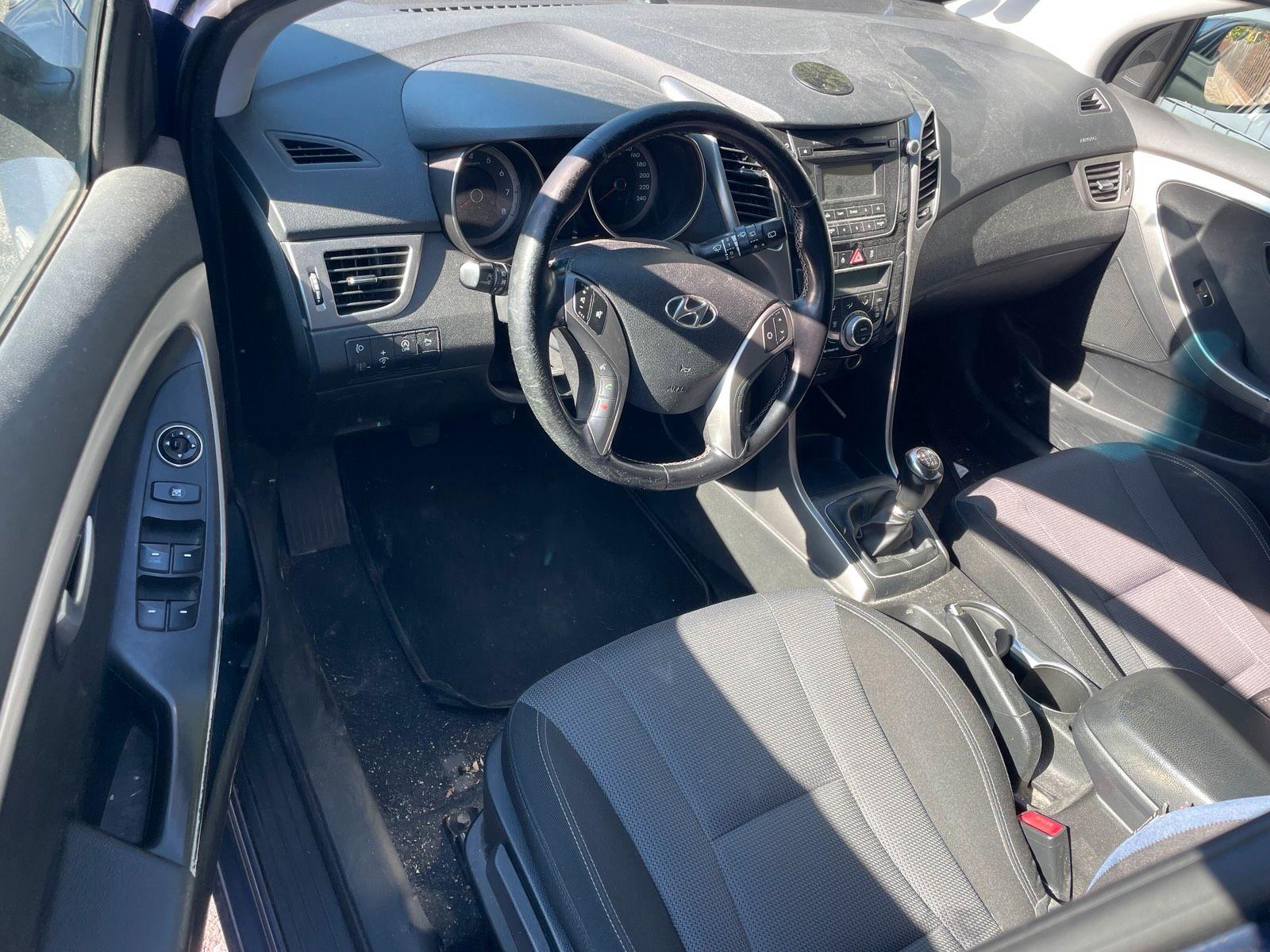 Hyundai i30 2013 — photo 10