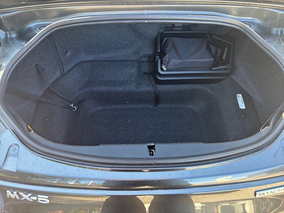 Fahrzeugabbildung Mazda MX-5 2RF 1.5i 132PS EXCLUSIVE-LINE DRAS