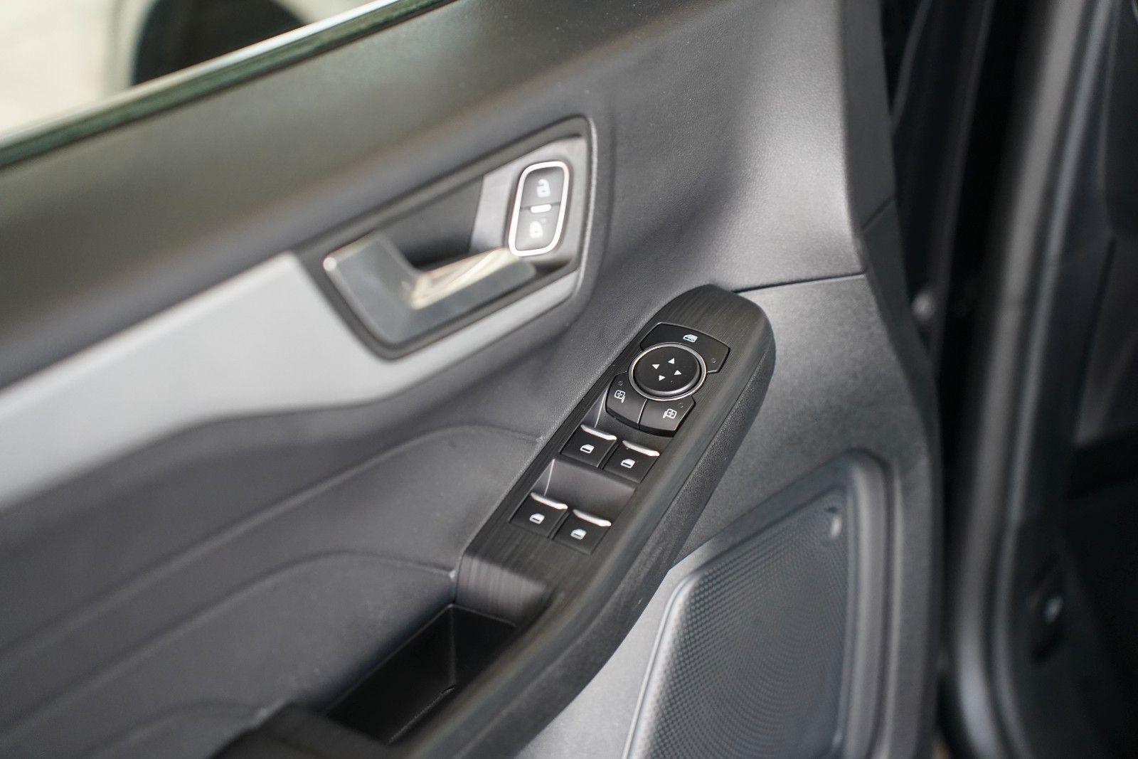 Fahrzeugabbildung Ford Kuga PHEV C&C Winter-Paket*Allwetter*Navi*Assist