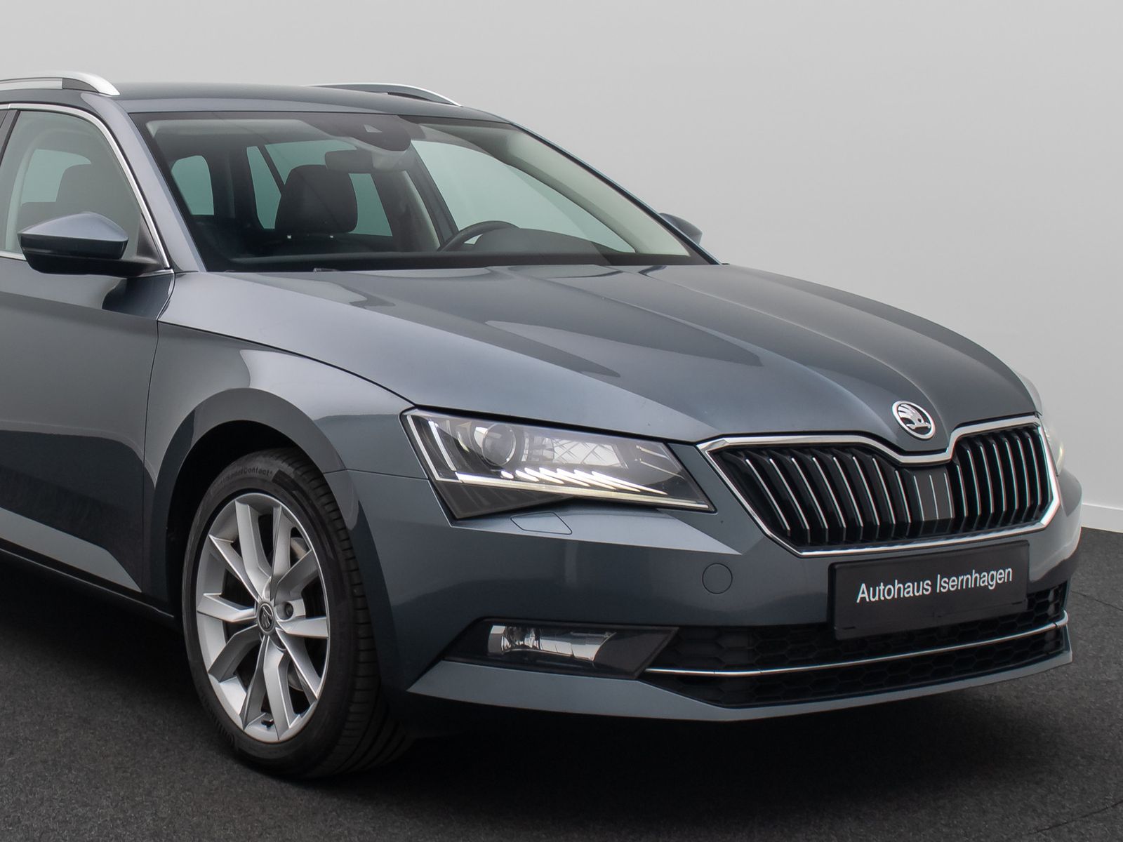 Fahrzeugabbildung SKODA Superb Style BiXenon PDC Navi Touch FernlichtAss