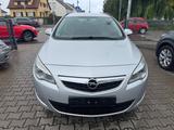 Opel Astra J Sports Tourer Edition - Opel Astra aus 2011 mit Diesel-Antrieb