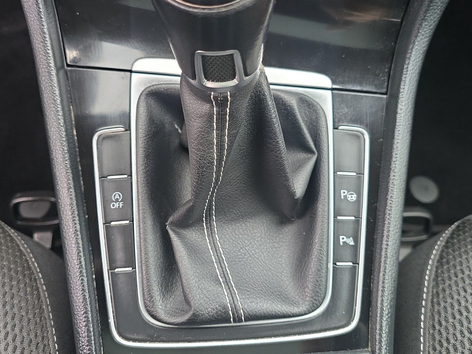 Fahrzeugabbildung Volkswagen Golf VII Cup AUS 1.HAND /Panorama/NAVI/PDC