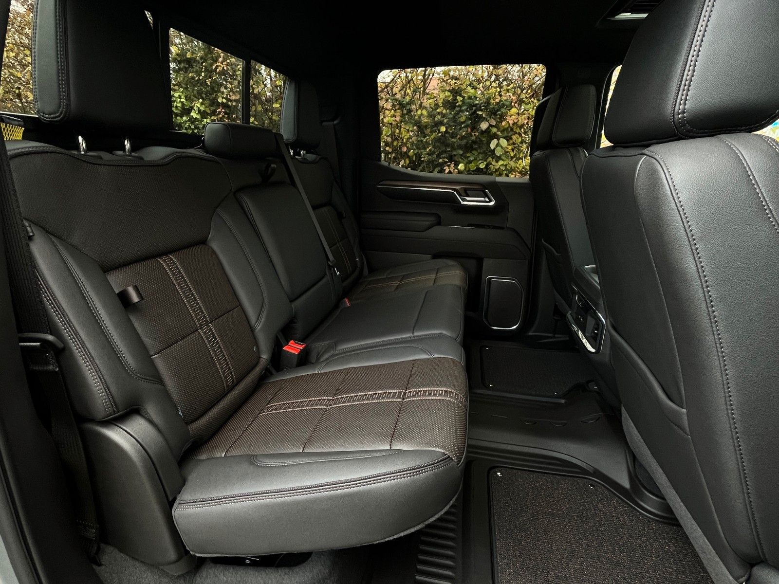 Fahrzeugabbildung Chevrolet Silverado 6.2 V8 High Country MY2025