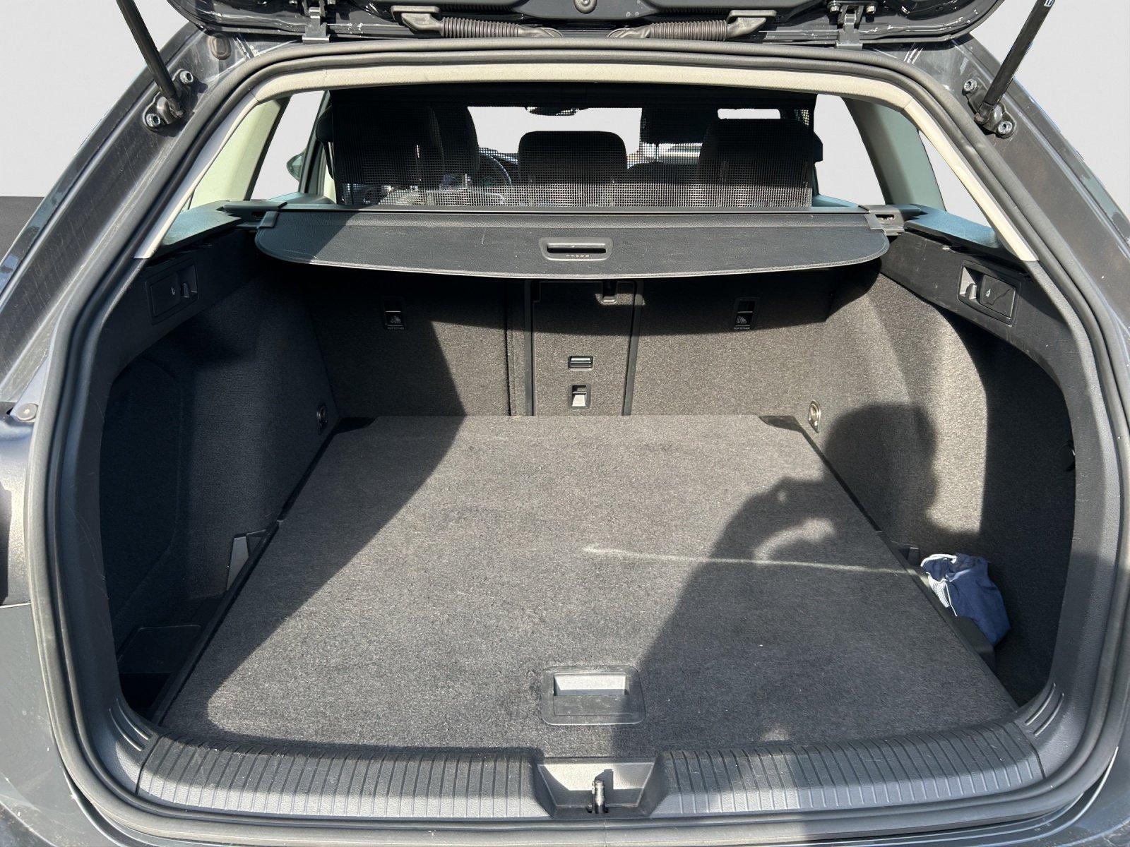Volkswagen Golf 8 Var. 2.0 TDI Life PANO ACC PDC DIG.COCKPI, миниатюра 22