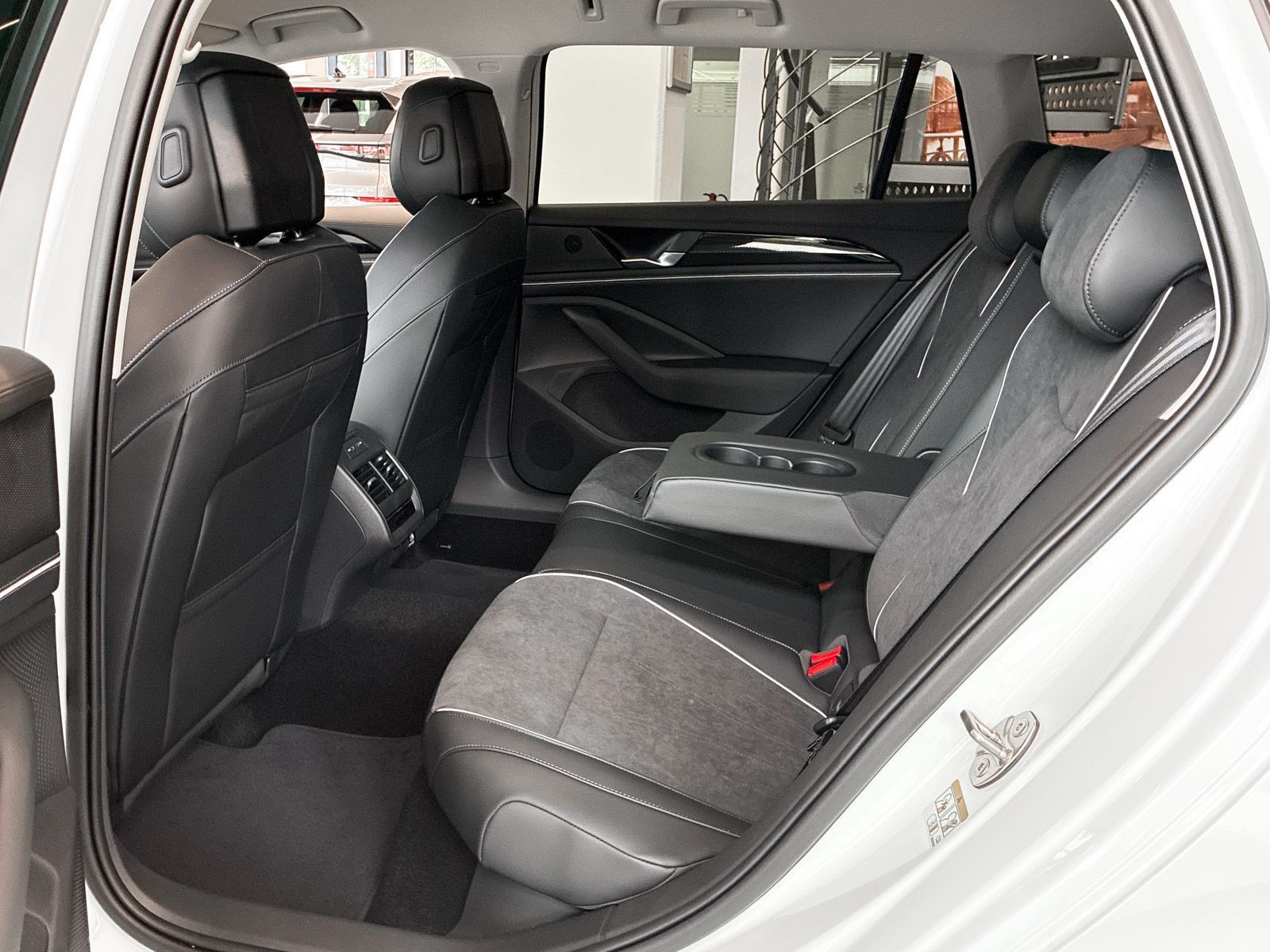 Volkswagen Passat Variant - Bild 9