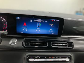 Mercedes V 220 - 10