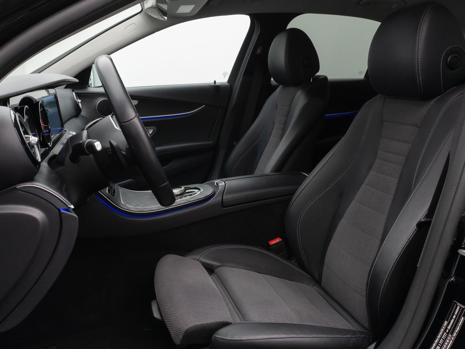 Fahrzeugabbildung Mercedes-Benz E 220 d Avantgarde. 9G-Tronic Kamera Navi Sport