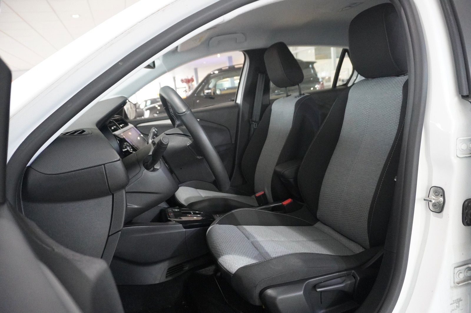 Fahrzeugabbildung Opel Corsa-e F FACELIFT 3-PHASIG NAVI/LED/DAB/11KW/SH