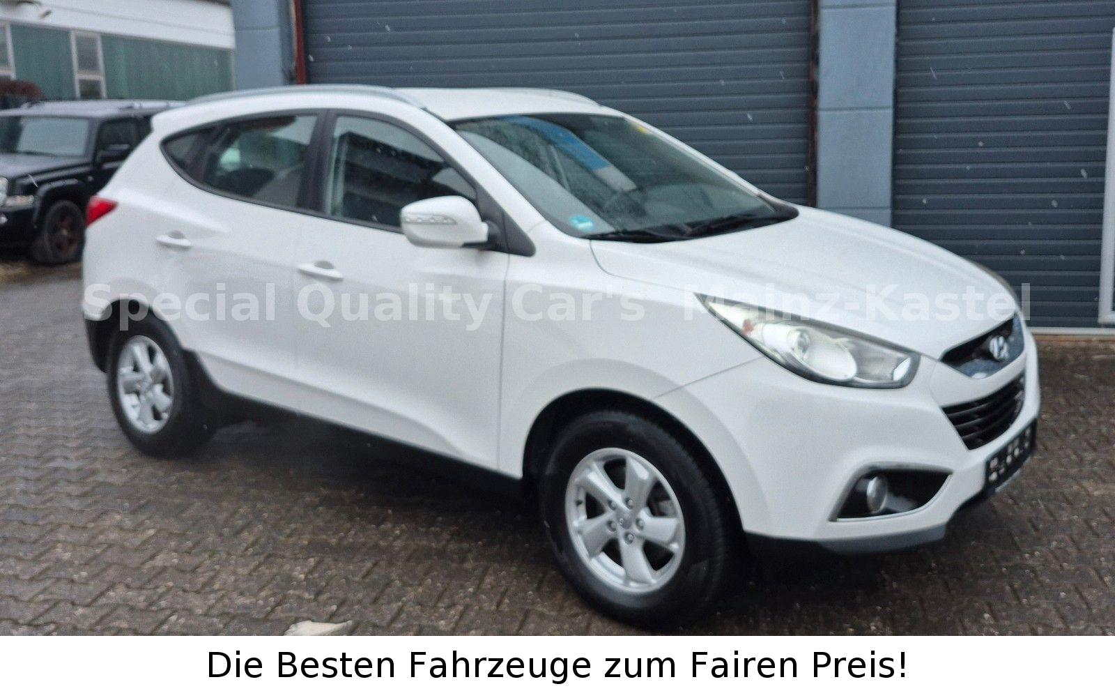 Hyundai ix35 2.0 CRDi 4WD SUV 4xSHZ TÜV STEUERKETTE NEU