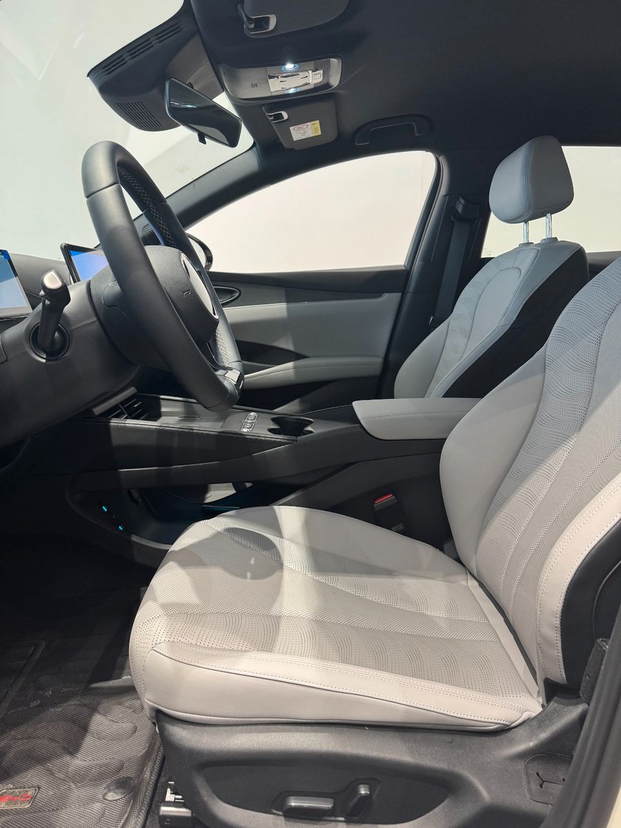BYD SEAL 6