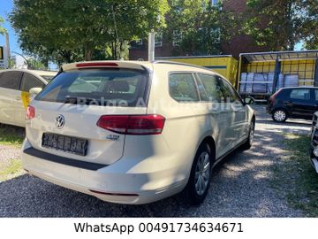 Volkswagen Passat - 4