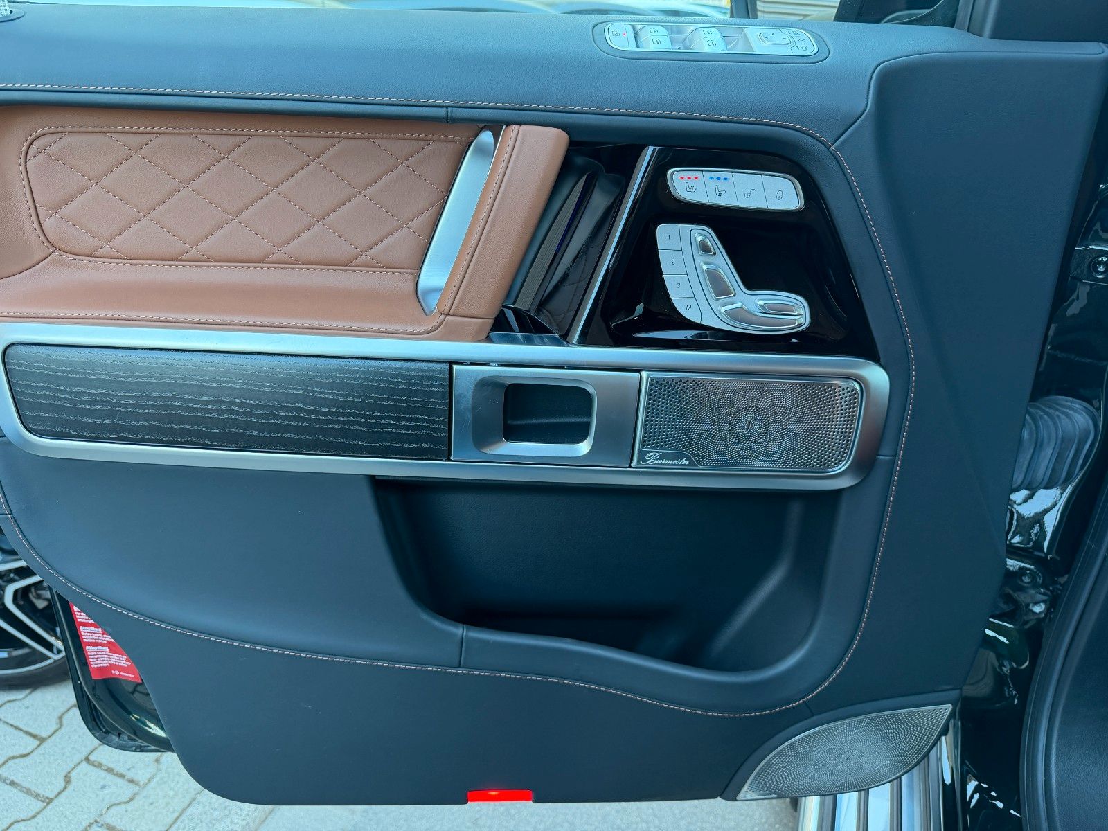 Fahrzeugabbildung Mercedes-Benz G 63 AMG 4x4² Professional+Night+Manufaktur
