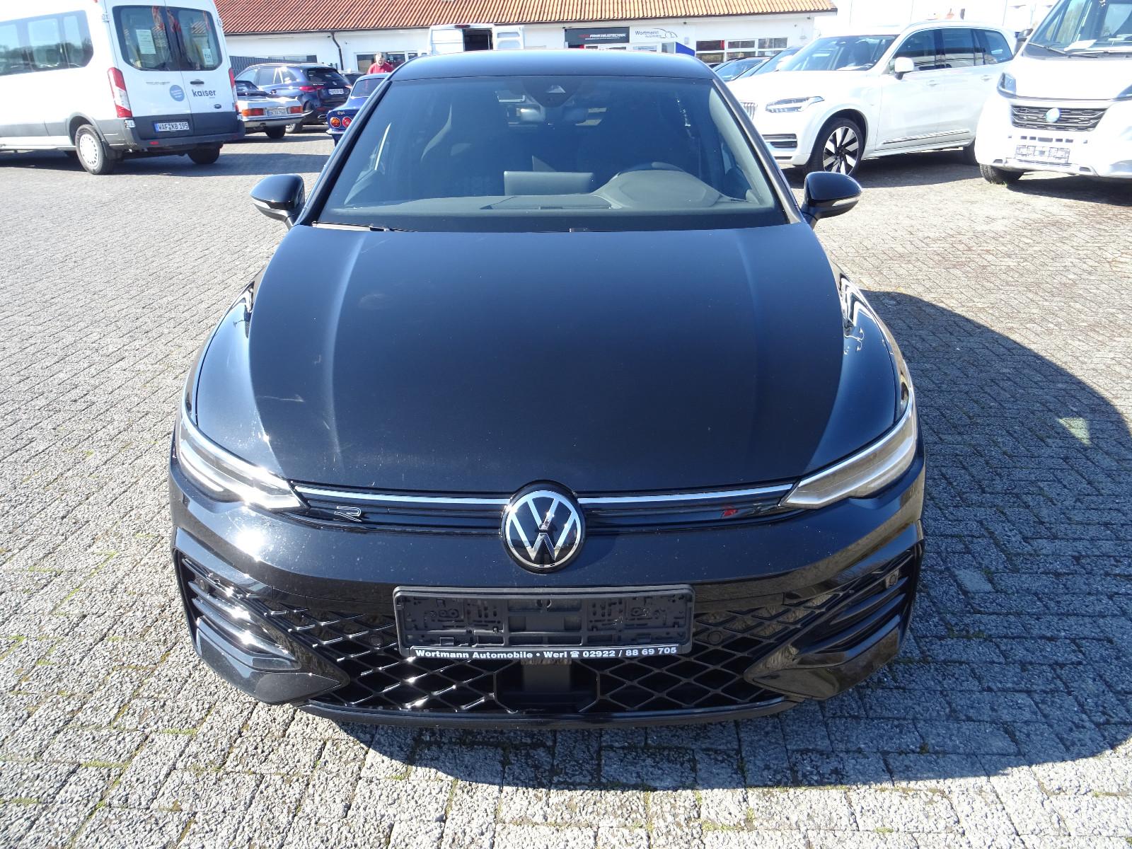 Volkswagen Golf   1.5 TSI  R-Line LED Apple ACC RFK