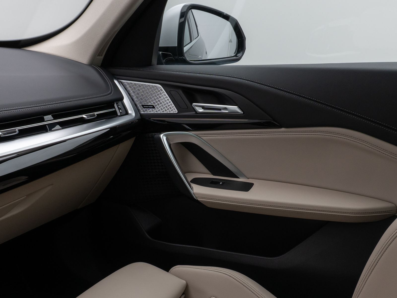 Fahrzeugabbildung BMW X1 sD18i xLine Panorama 360°HUD DAB H/K Sport