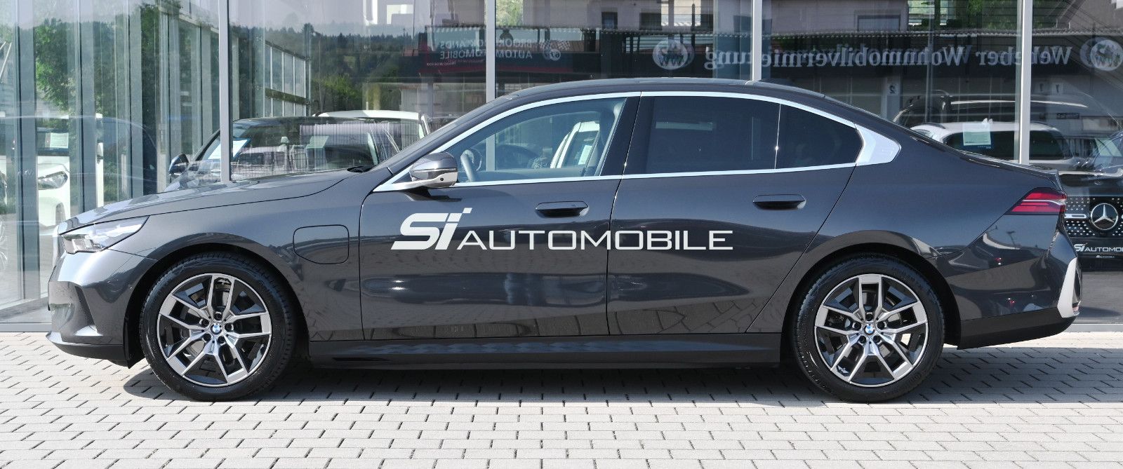Fahrzeugabbildung BMW 530e Aut. °UVP 88.479€°ACC°B&W°PANO°MERINO°360°