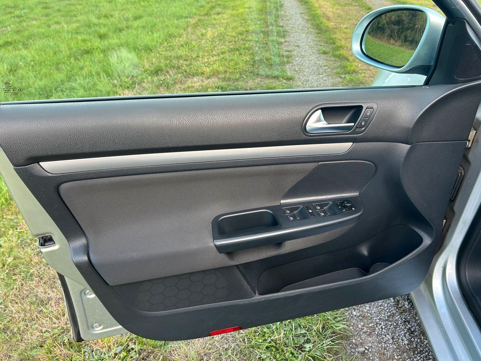 Volkswagen Golf 2010 — photo 10