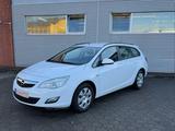 Opel Astra J Sports Tourer Selection - Opel Astra Selection mit Diesel-Antrieb