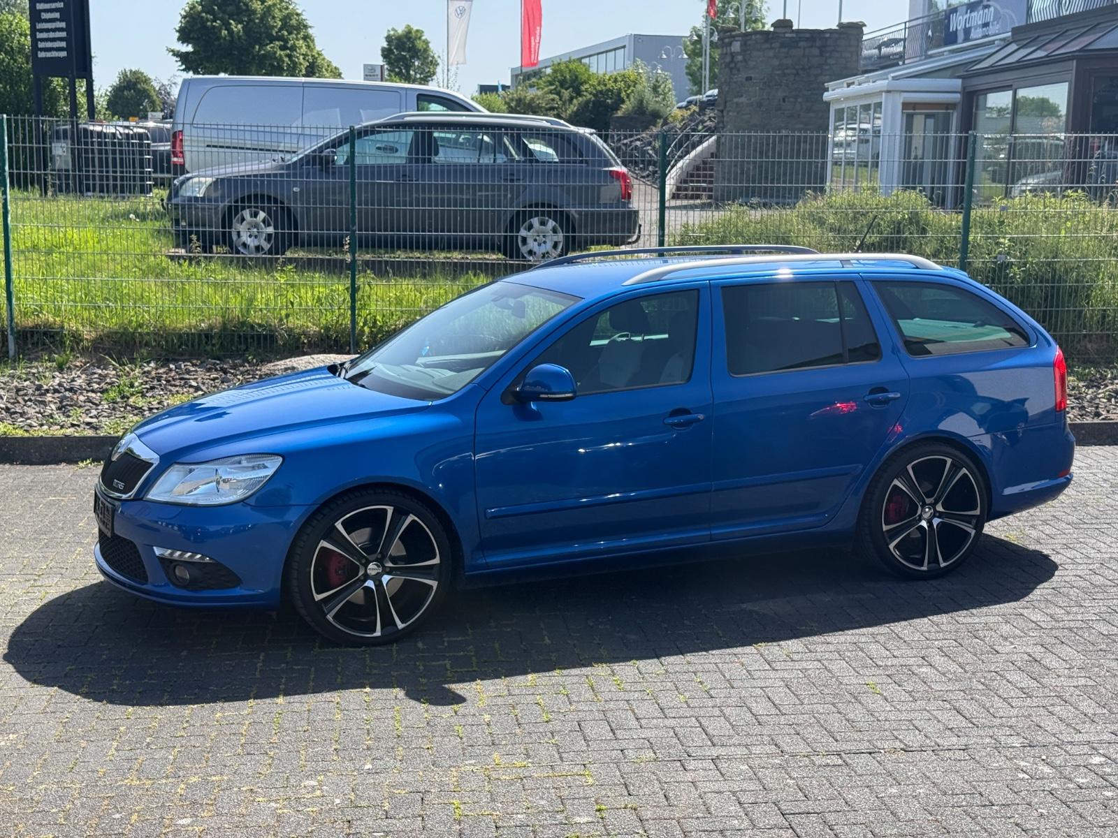 Skoda Octavia Combi RS-Sport-Xenon-T.Leder-1.Hand