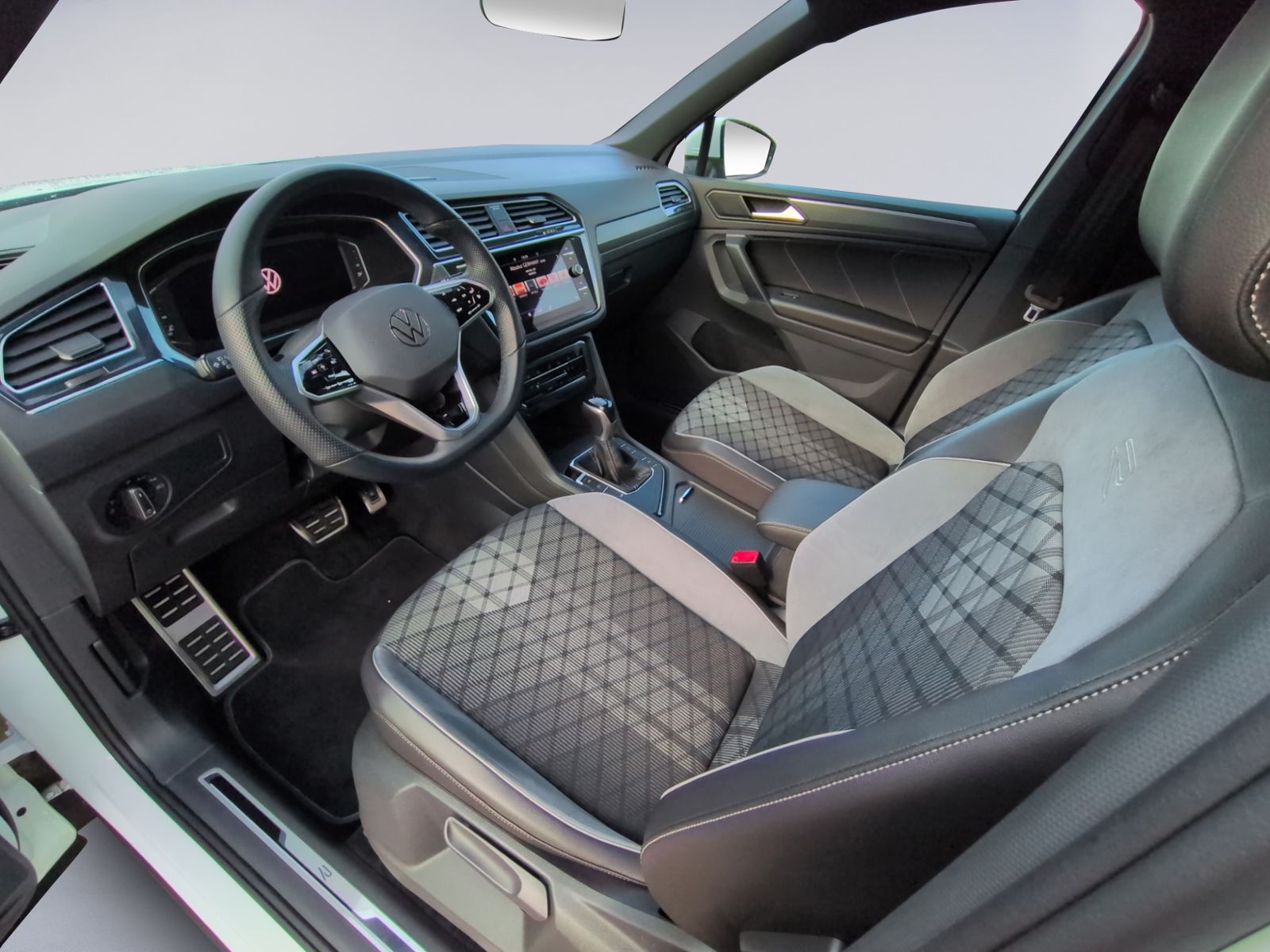 Tiguan 1.5 TSI DSG R Line KAMERA+MATRIX+NAVI