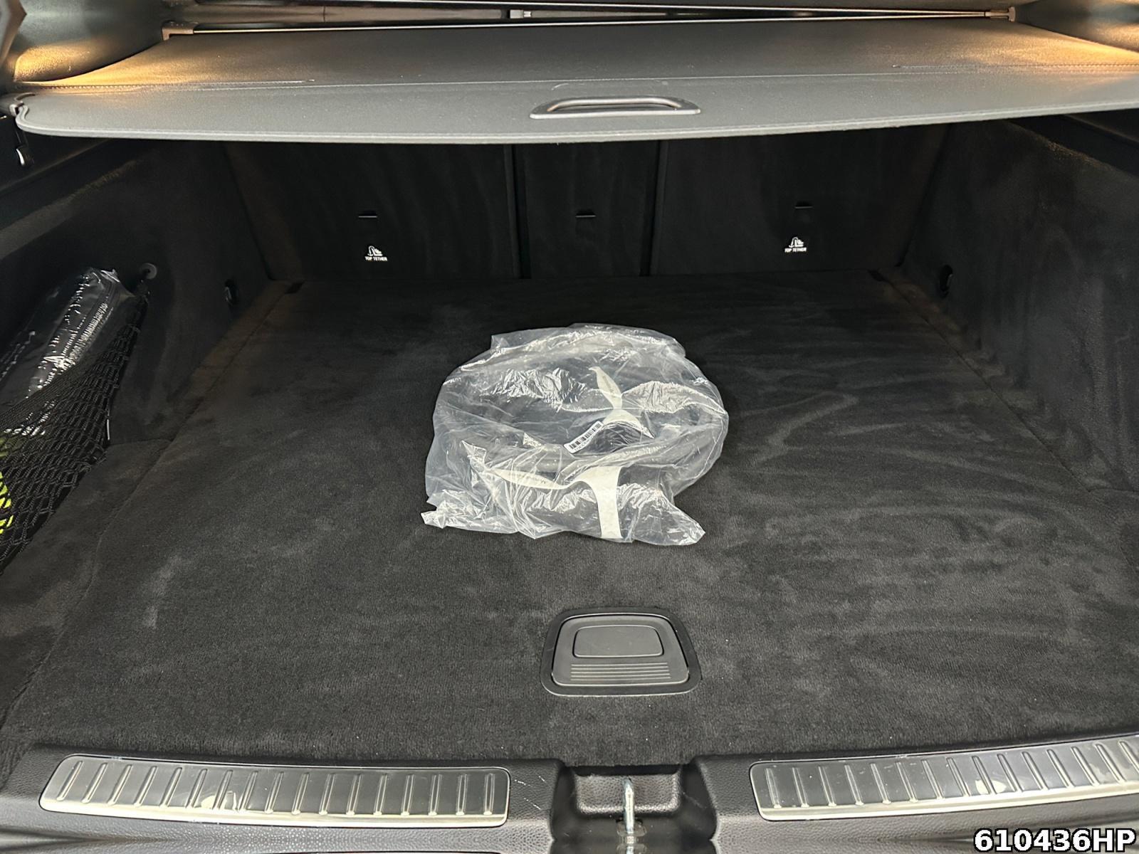Mercedes-Benz EQC 400 4M AMG Line Burmester Distronic Head-up