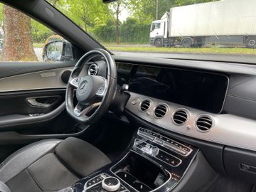 Fahrzeugabbildung Mercedes-Benz E 220d T 4Matic AMG*Standheizung*AmbientLight*