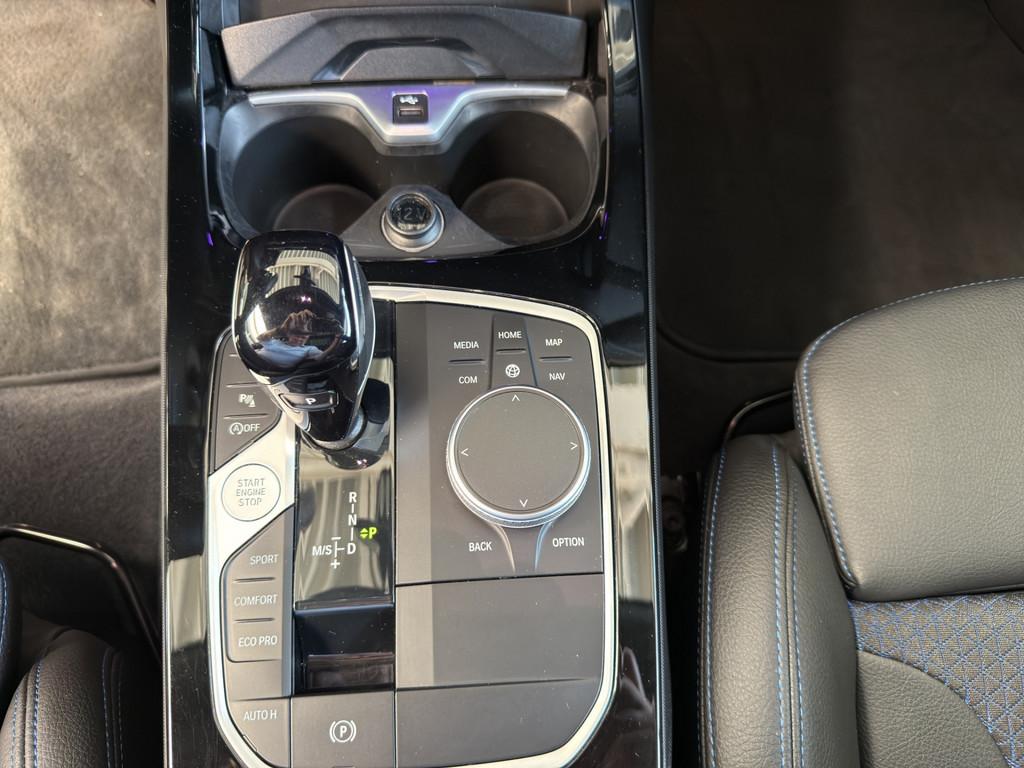 BMW M235i xDrive Gran Coupe LED NAVI HUD PANO 18"