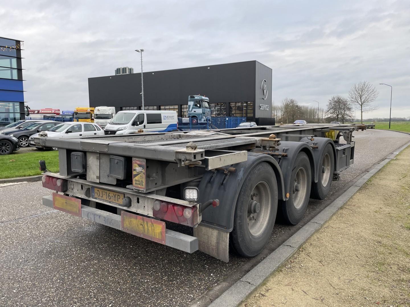 Groenewegen 30CC-14-27 20/30 FT Tank / ADR / Lift-Axle / NL