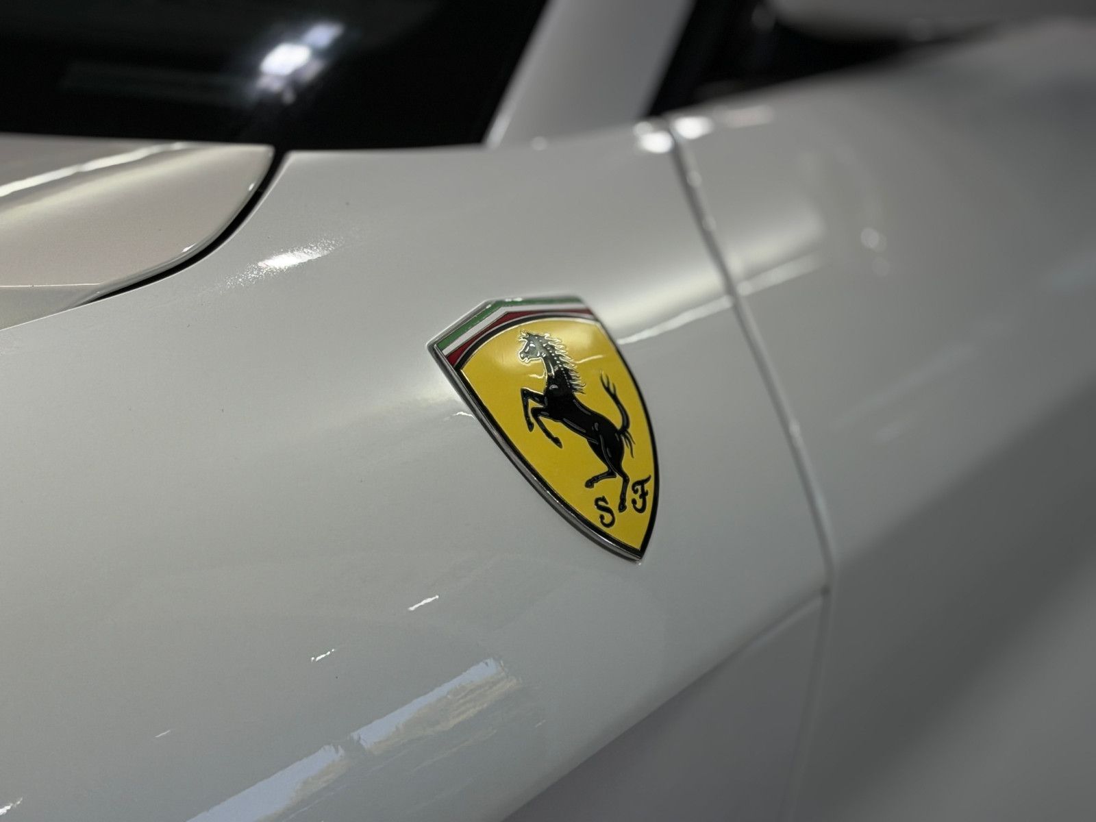 Fahrzeugabbildung Ferrari F12 Berlinetta|RACING-SEATS|NOVITEC-UMBAU|LIFT