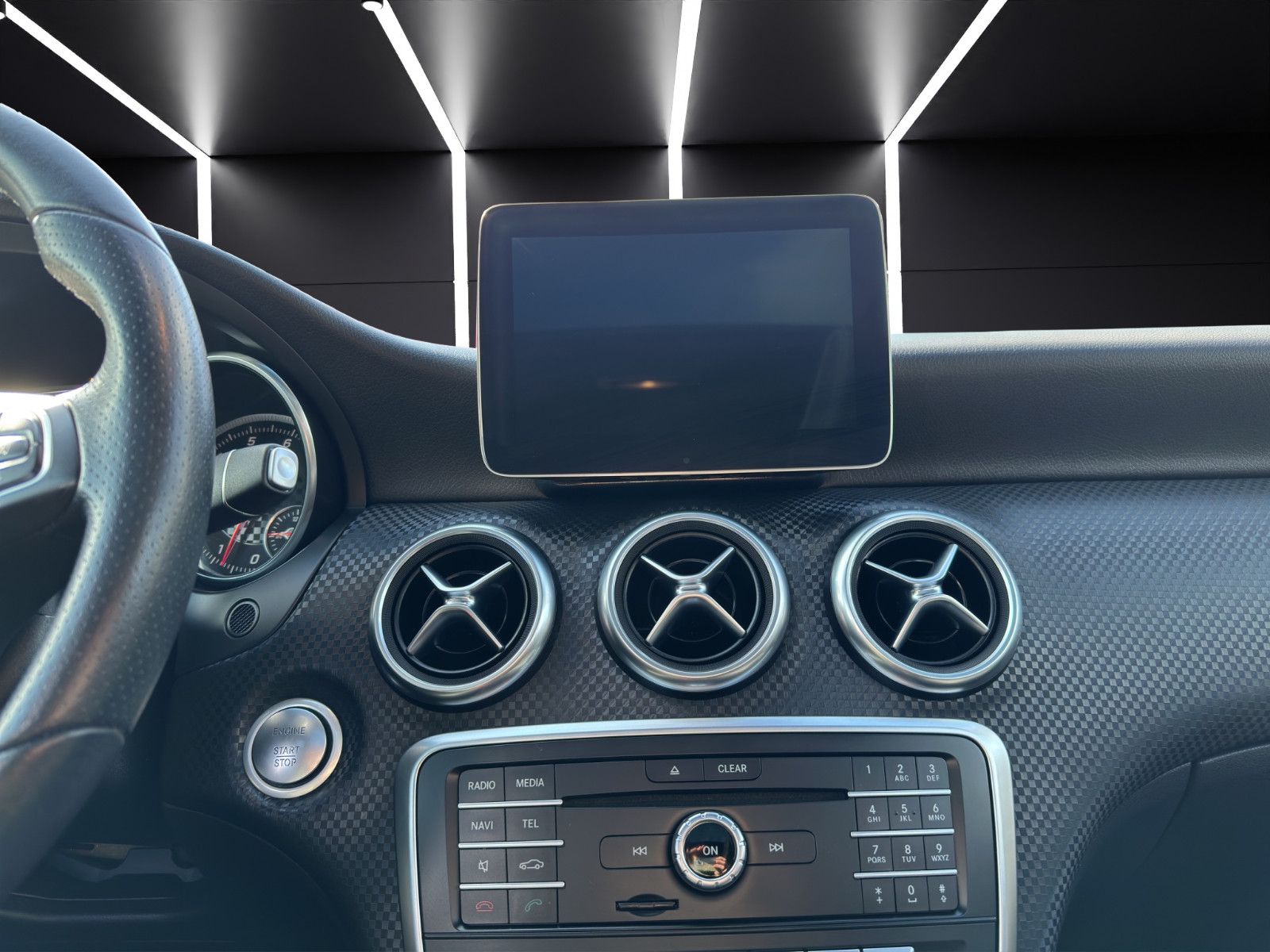 Fahrzeugabbildung Mercedes-Benz A 250*LED*Panorama*Navi*Cam*PDC*Sport*