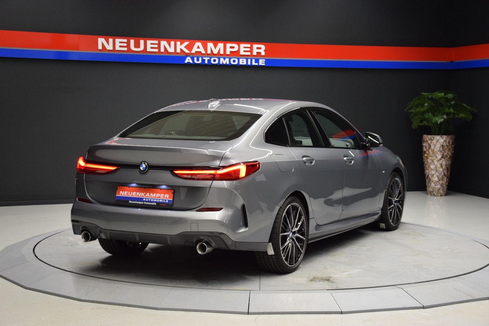 Fahrzeugabbildung BMW 220d Gran Coupé xDrive HuD LED Keyless Memory