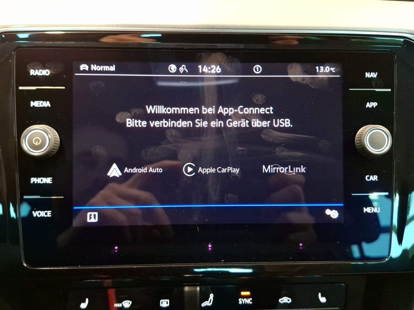 Fahrzeugabbildung Volkswagen Passat Variant TDI Business DSG Matrix AHK Navi
