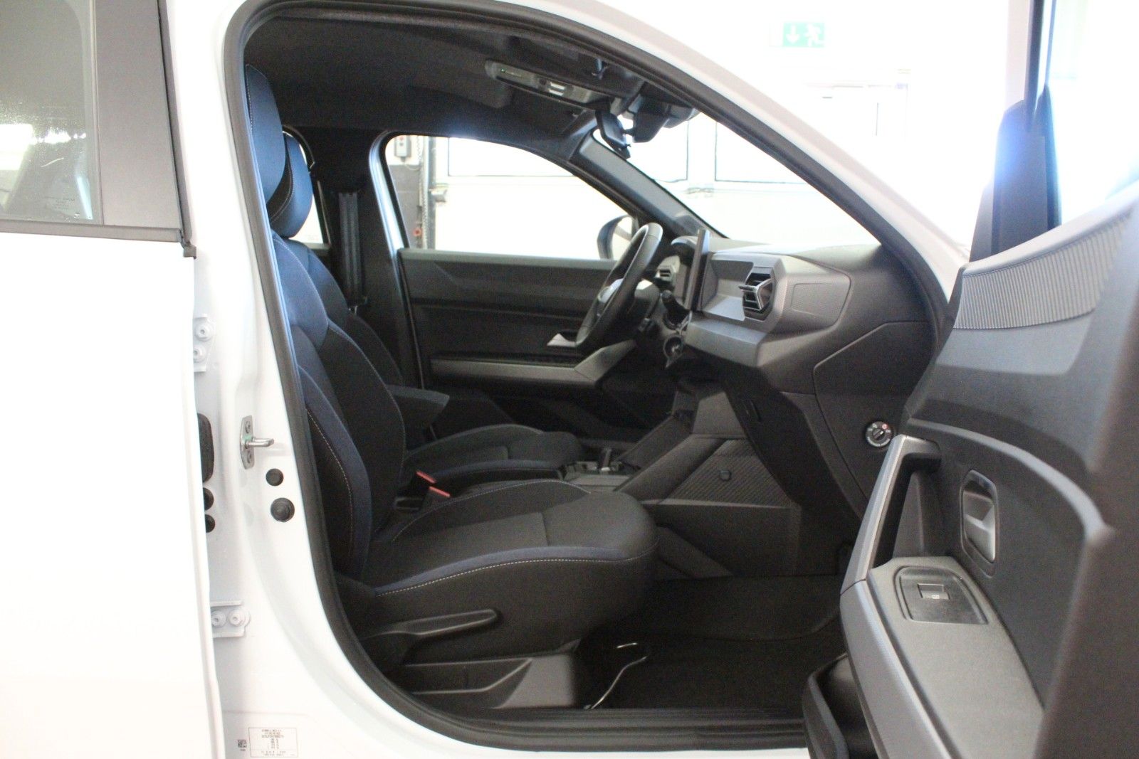Fahrzeugabbildung Dacia Duster Hybrid 155 Expression *Winterpaket* MY26