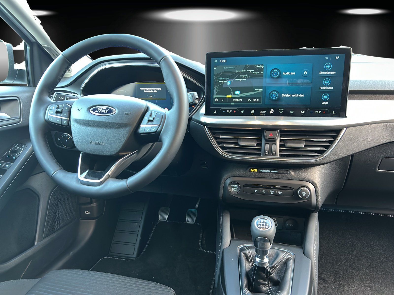 Fahrzeugabbildung Ford Focus Titanium x Winter Pak. B&O LED Schein. 17z