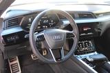 Audi Q8 e-tron 55 114 kW/h S-Line Matrix - blaue Audi Q8 e-tron